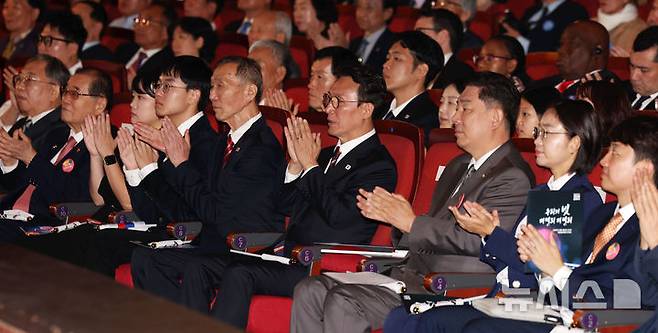 dd28f2e0411070fbebd54203d058239d_1759504847_38.jpg